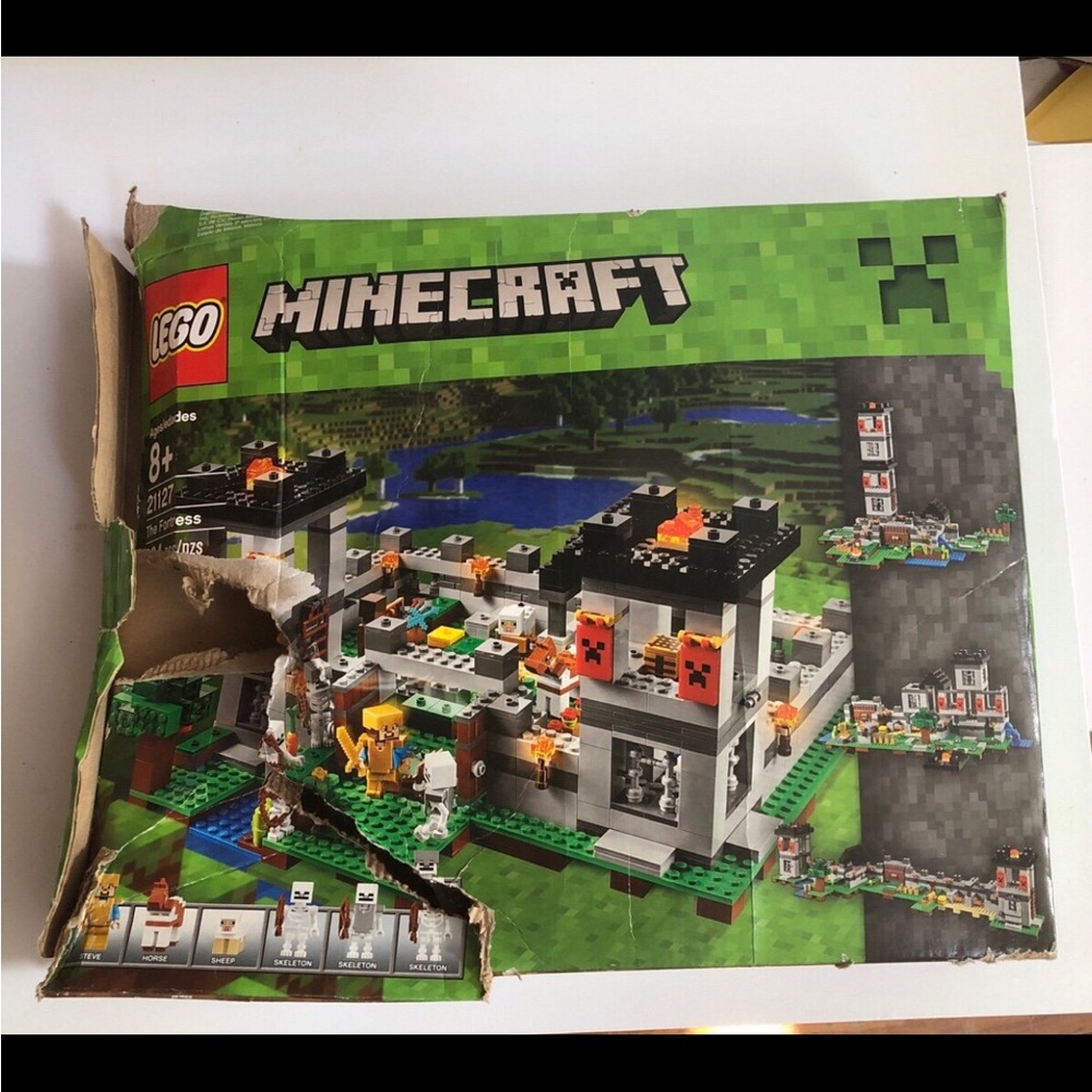 Lego Minecraft The Fortress complete set with factory sealed bags only 1 open